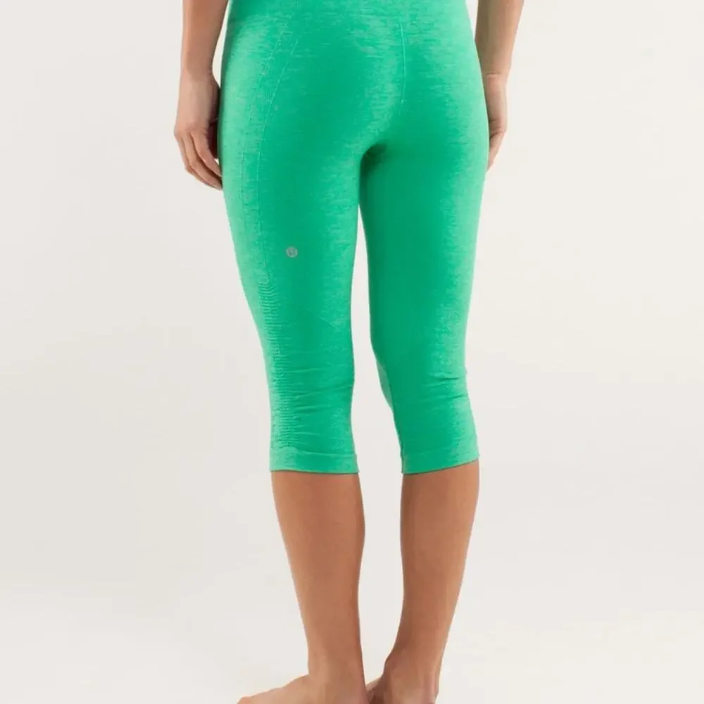 Lululemon In The Flow Crop - Picture 2 of 6